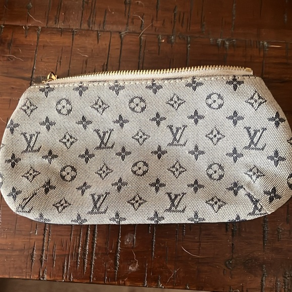 Louis Vuitton blue canvas monogram coin purse 6 in . long and 3 in. wide. - Picture 4 of 8